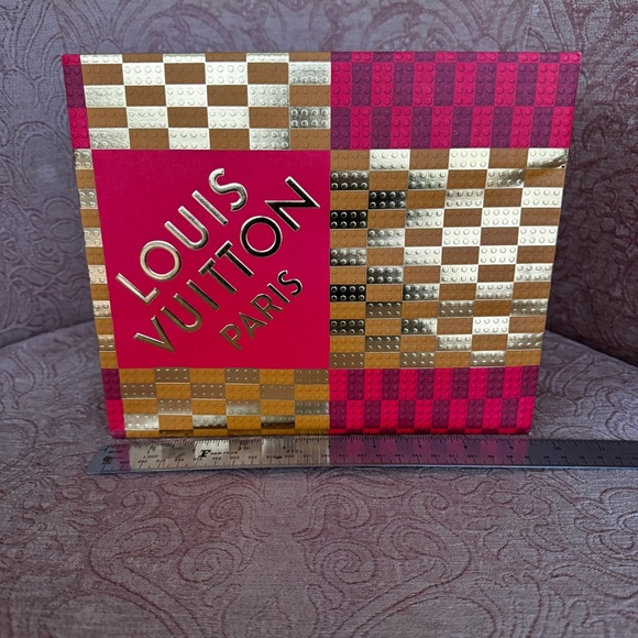 Louis Vuitton Red and Gold Holiday Shopping Bag - Picture 9 of 11